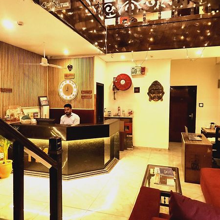 Hotel Vrs Inns Chandīgarh Zewnętrze zdjęcie