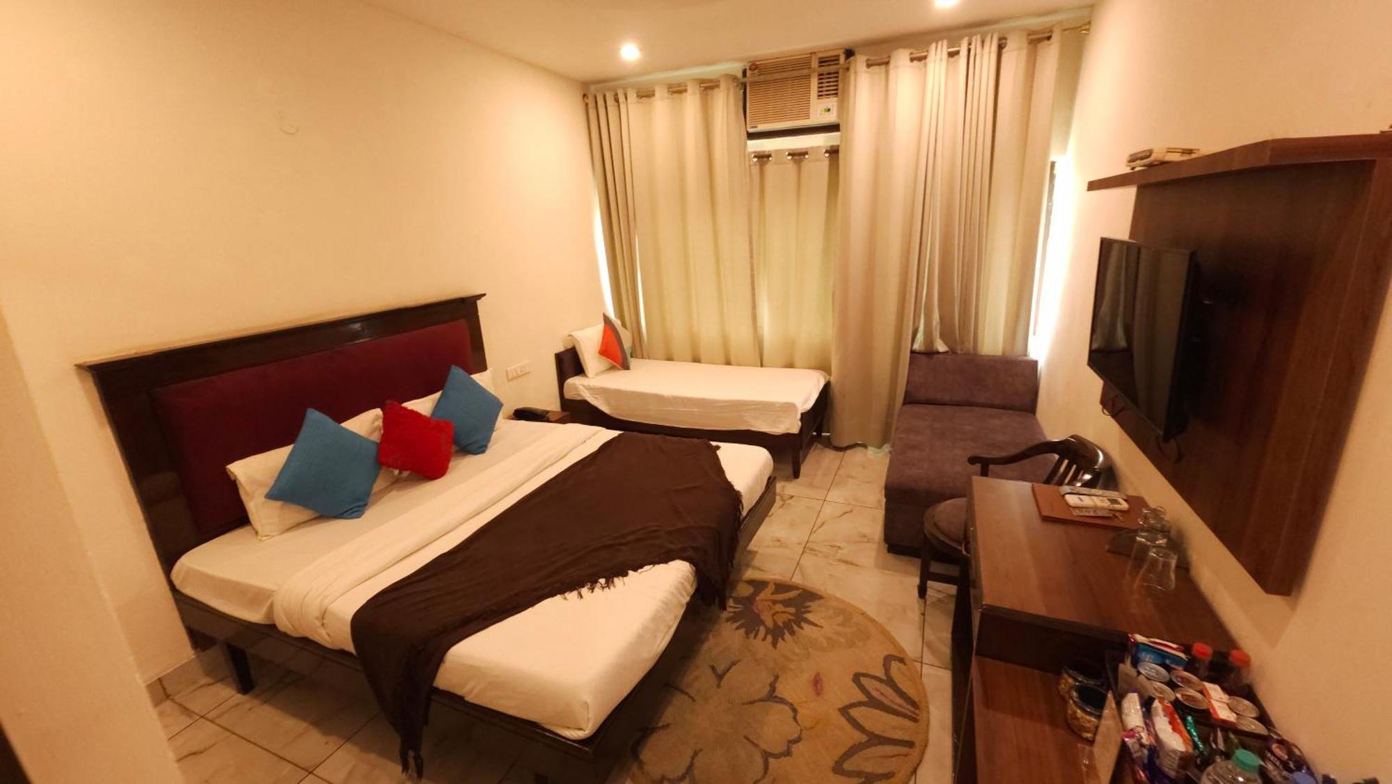 Hotel Vrs Inns Chandīgarh Zewnętrze zdjęcie